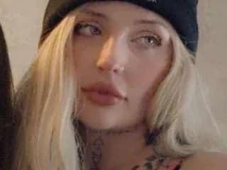 FlirtyFelicity_Rose WebCAM 